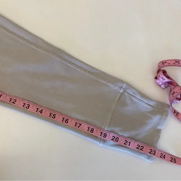 Lululemon || Wunder Under Crop 23"  Ribbed in Washed French Clay Gray Beige 4 - Picture 9 of 11